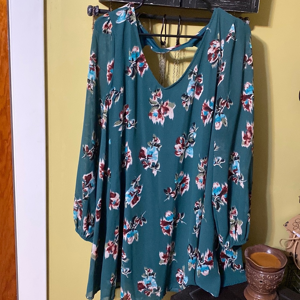 Women’s dress size Large by Entro